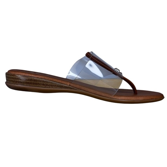 Andre Assous Nice Clear Slip On Leather Sandal NWT Size 9 - Picture 3 of 13